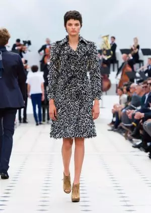 Pretty in Lace: Burberry Spring 2016 Dresses