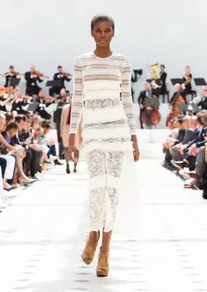 Pretty in Lace: Burberry Spring 2016 Dress