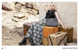 Ikusi Michelle Williams eta Alicia Vikander-en argazki gehiago Louis Vuitton-en Cruise Ads-en