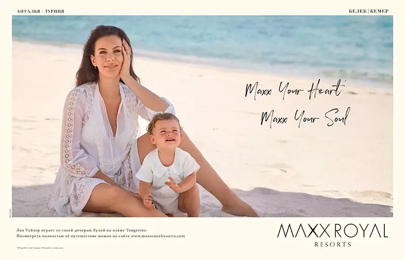 “Maxx Royal Resorts 2018” kampaniýasynda Liw Taýler we gyzy Lula ýyldyzy
