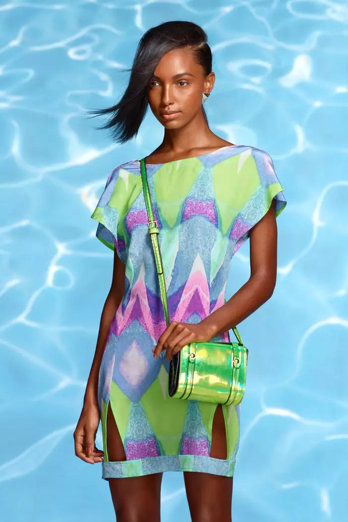 Is Surfer Chic í Jasmine Tookes do Bhailiúchán Earrach/Samhradh 2013 Nasty Gal