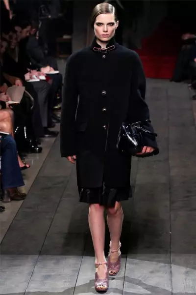 Loewe Fall 2012 | Izu Ejiji Paris