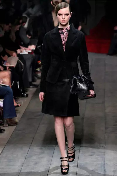 Loewe Caij nplooj zeeg 2012 | Paris Fashion Week