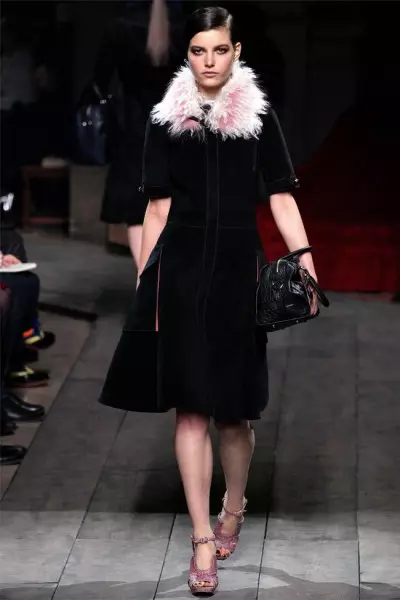 Loewe Caij nplooj zeeg 2012 | Paris Fashion Week