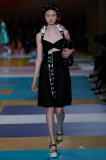 Miu Miu Apita Kugombe kwa Spring 2017