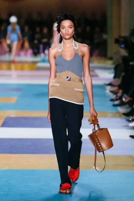 Tumungo si Miu Miu sa dalampasigan para sa Spring 2017