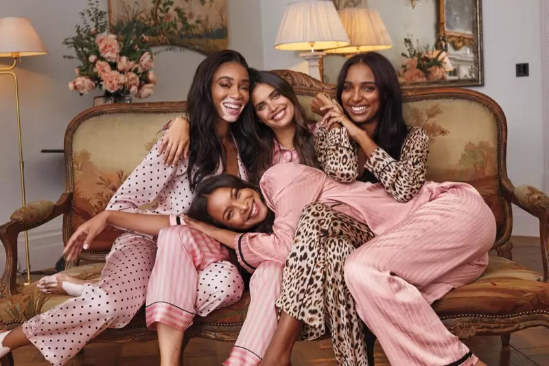 Winnie Harlow, Lais Ribeiro, Sara Sampaio și Jasmine Tookes joacă în campania Victoria's Secret Holiday 2019