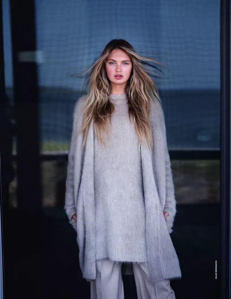 Romee Strijd Melapisi Pakaian Rajut Elegan untuk ELLE Italy