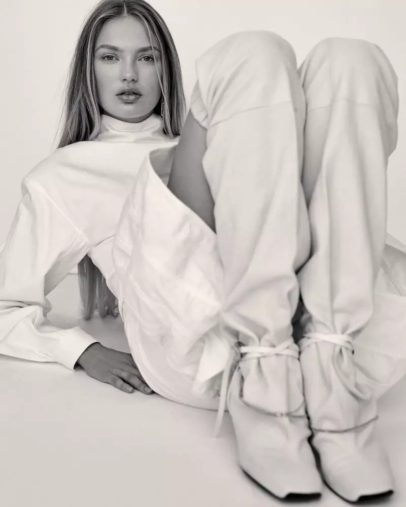 Romee Strijd modellerer elegant mode til Unconditional Magazine