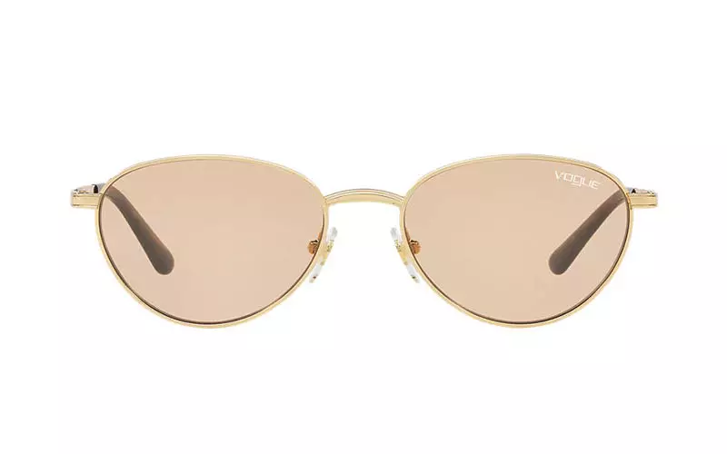 Gigi Hadid សម្រាប់វ៉ែនតា Vogue Eyewear VO4082S Sunglasses $139.95