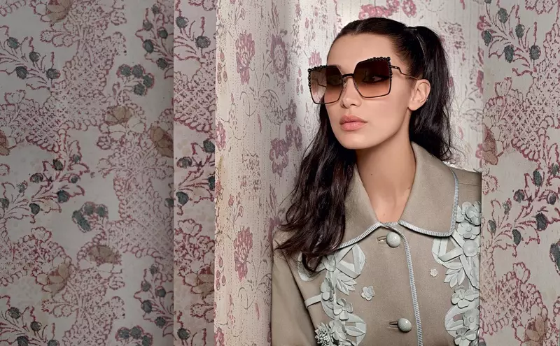 Si Bella Hadid nag-pose sa Paris alang sa Fendi eyewear spring 2017 nga kampanya