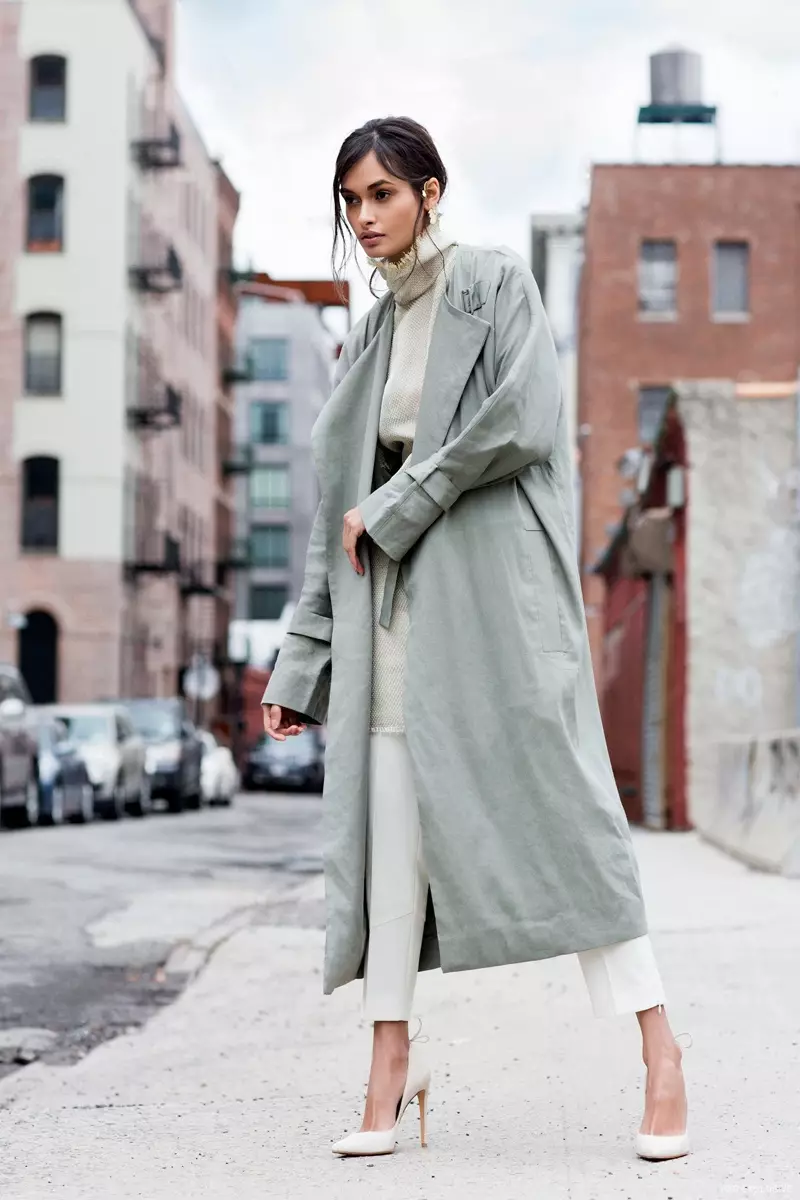 The9thMuse Paula Ear Cuff, COS Belted Coat, Ellery Dress, Reiss Tori Pants uye Stuart Weitzman Peekabow Heels