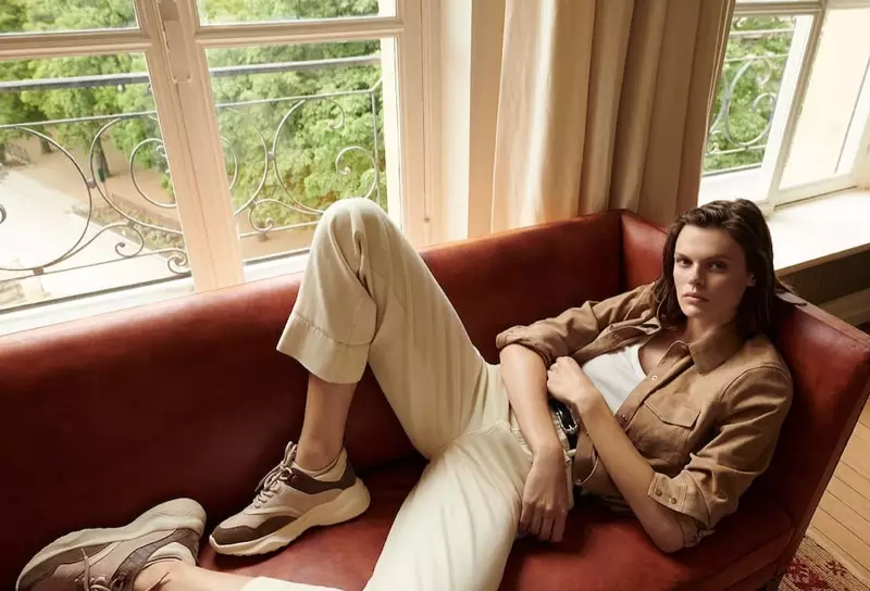 Si Cara Taylor nagpahulay sa mga istilo sa pre-fall 2019 ni Massimo Dutti