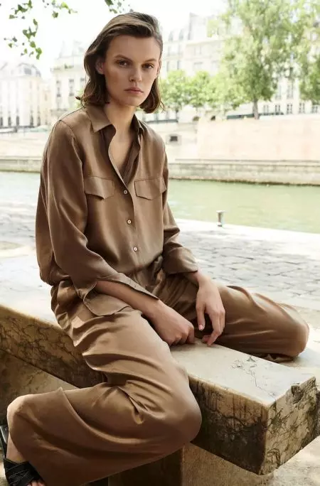 Cara Taylor posiert in Massimo Duttis klassischen Pre-Fall-Looks