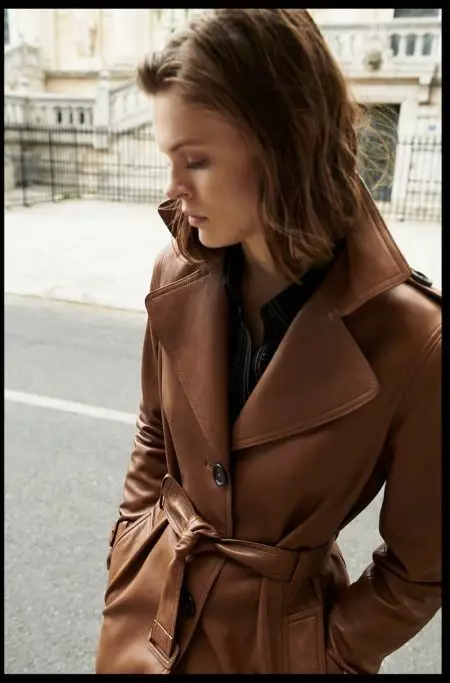 Nagpose si Cara Taylor sa Klasikong Pre-Fall Look ni Massimo Dutti