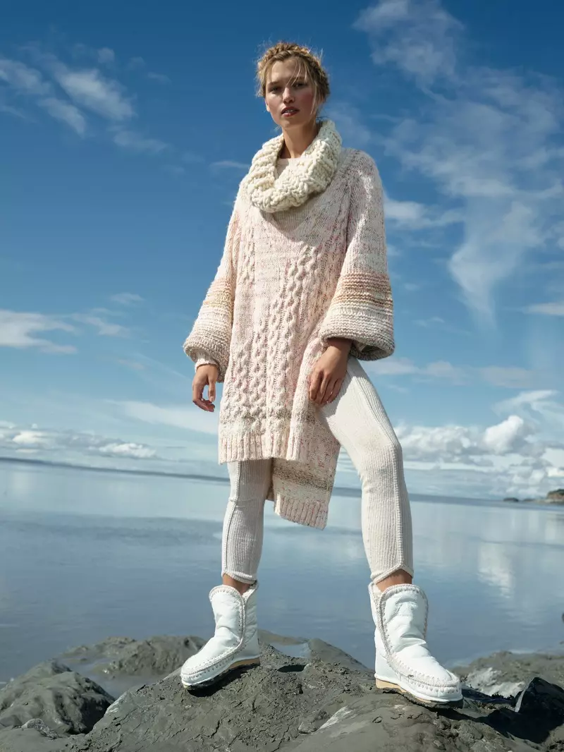 Δωρεάν πουλόβερ People Cupcake Tunic, Loopy Mango Cleopatra Handknit Cowl και Intimately Free People Hend Nights Legging