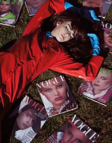 Y Clic Cŵl: Vogue Taiwan yn Arddull 'Heathers' Fodern