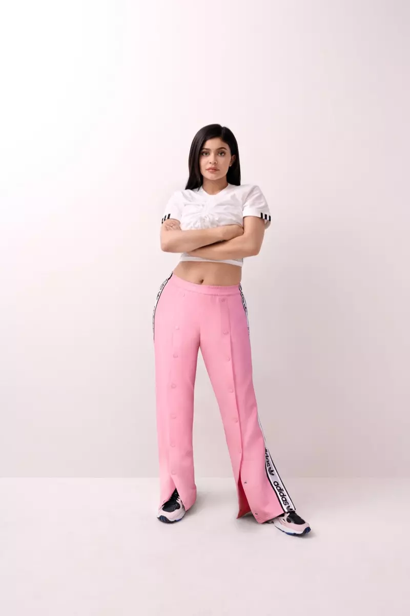 Vaikuttaja Kylie Jenner on Adidas Falcon -lenkkarikampanjan edessä