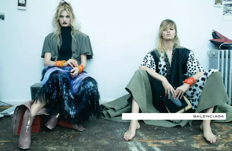 Juliane Gruner, Laura Kampman, Rosie Tapner és Kirstin Liljegren a Balenciaga 2012. tavaszi kampányában, Steven Meisel