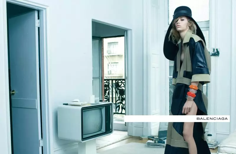 Juliane Gruner, Laura Kampman, Rosie Tapner e Kirstin Liljegren para a campaña Balenciaga Spring 2012 de Steven Meisel