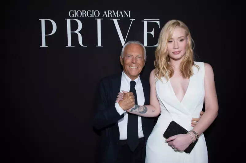 JANUARO 2016: Iggy Azalea kaj Giorgio Armani ĉe la printempo 2016 altmoda spektaklo de Armani Prive. Foto: Armani