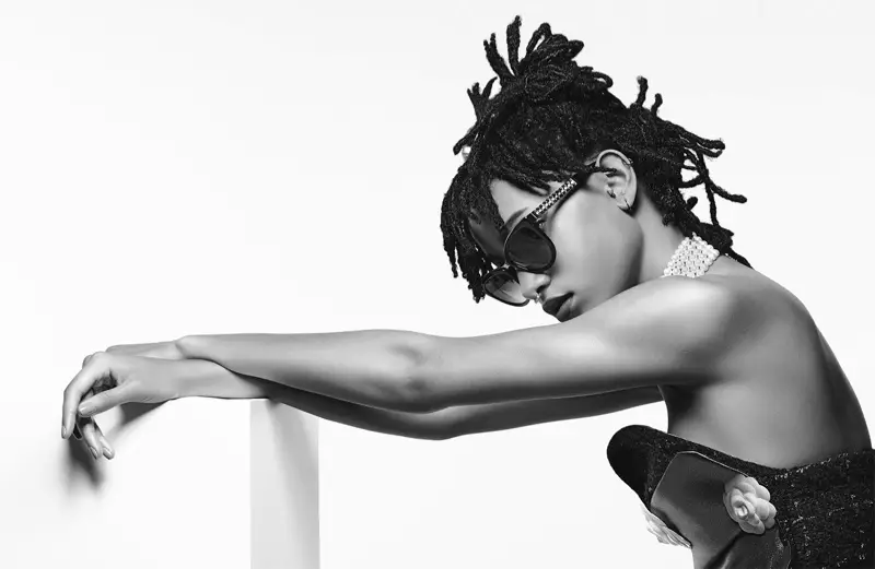 Karl Lagerfeld chụp ảnh Willow Smith cho chiến dịch kính mắt mùa thu của Chanel