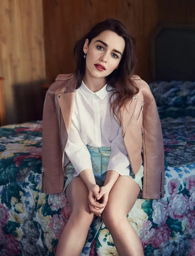 Emilia Clarke sjocht der fantastysk út yn Glamour Frankryk Shoot troch Jason Kim