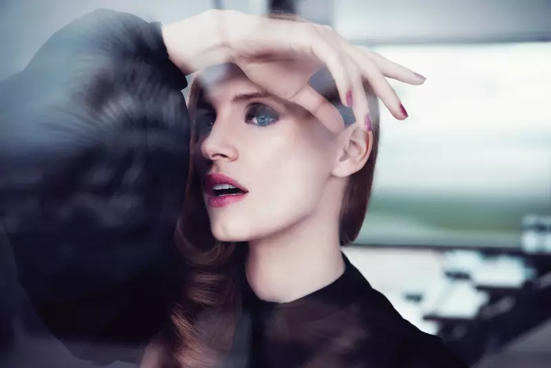 Jessica Chastain Stars katika Risasi Mpya za Manifesto ya YSL