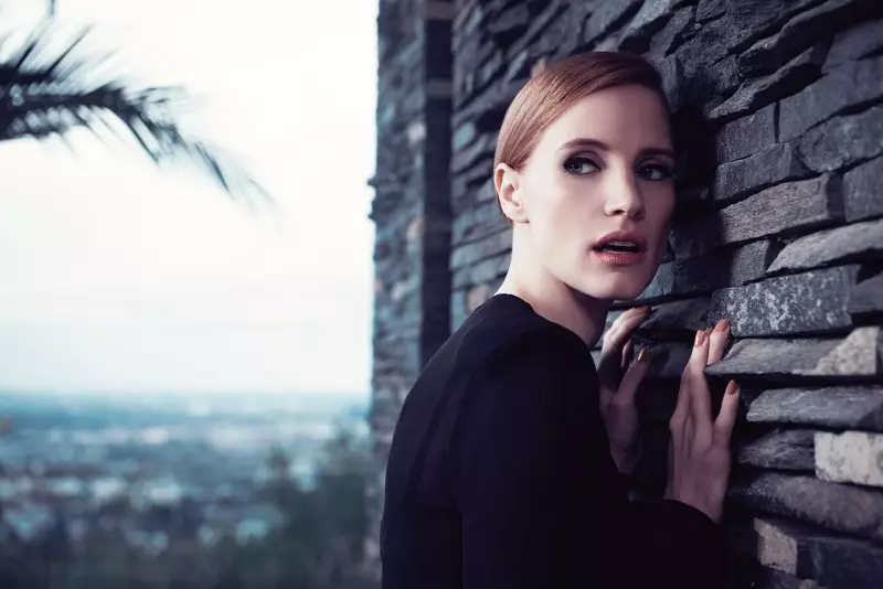 Jessica Chastain joacă în noi fotografii pentru YSL Manifesto