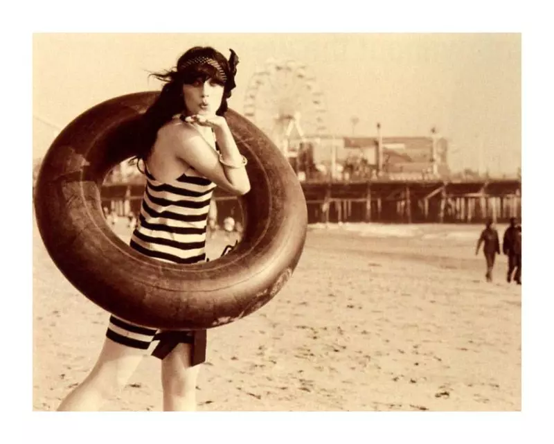 Bellezza mattutina | Zooey Deschanel di Ellen von Unwerth