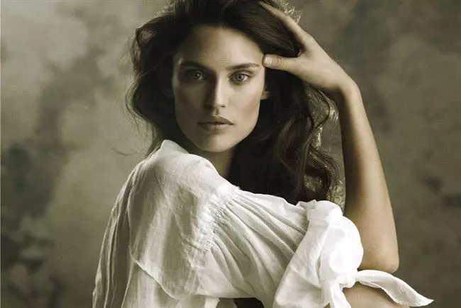 Bianca Balti voor Vanity Fair Italië maart 2011 door Signe Vilstrup