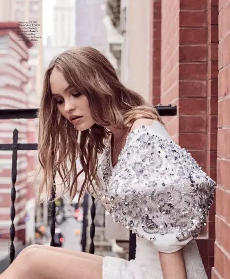 Lily-Rose Depp captivează în Chanel pentru Vogue Australia