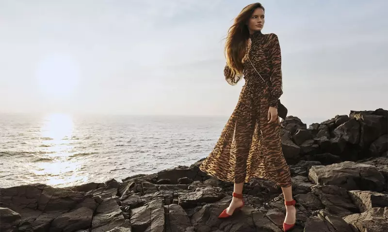 Faretta modèles Zimmermann Wavelength robe midi froncée de la collection printemps 2020