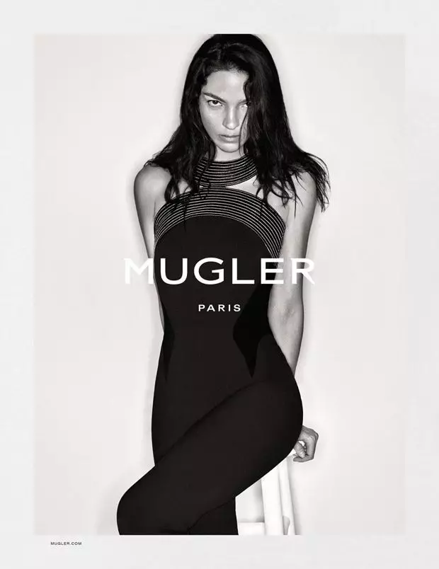 U-Mugler uhlanganisa ama-bodycon silhouette akhe asayinayo ekwindla ka-2016 umkhankaso wokukhangisa