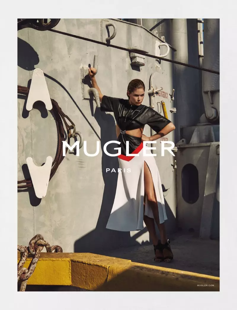 Doutzen Kroes poseert in Tampa, Florida, voor Mugler's lente-campagne van 2016