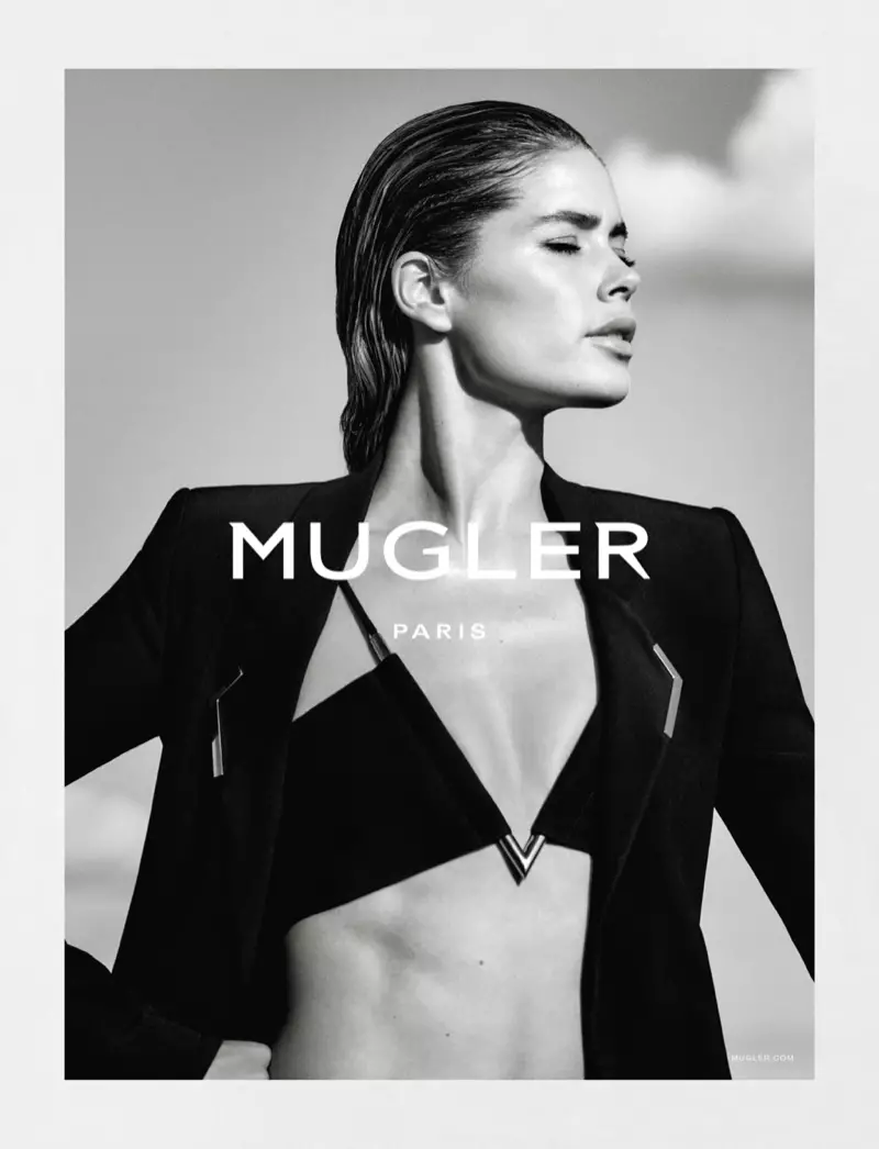 I-Doutzen ibeka kwi-jacket kunye ne-bralette evela kwingqokelela ye-Mugler's spring 2016