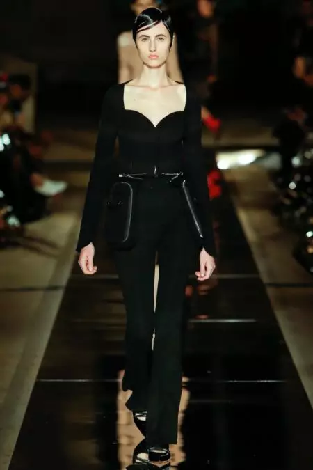 Givenchy 2017 yil bahorida tabiat va ma'naviyatni o'z zimmasiga oladi