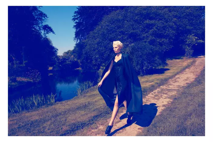 Aline Weber de Camilla Akrans para Vogue Xapón agosto de 2011