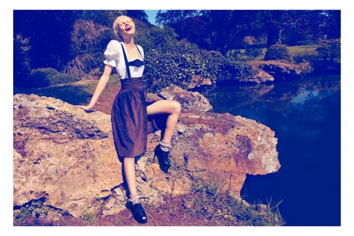 Aline Weber, Camilla Akrans tomonidan Vogue Japan uchun 2011 yil avgust