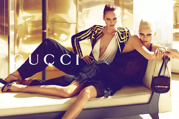 Эбі Лі Кершоу і Кармэн Педару для кампаніі Gucci вясны 2012 ад Mert & Marcus