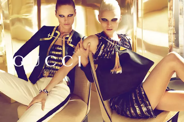 Эбби Ли Кершоу и Кармен Педару в рекламной кампании Gucci Spring 2012 от Mert & Marcus