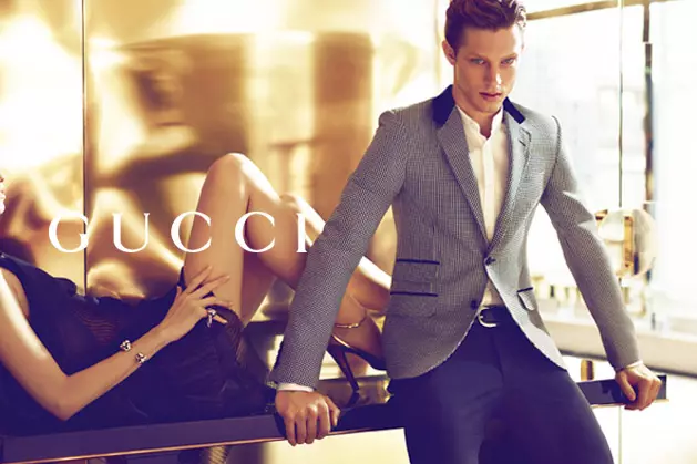 Эбби Ли Кершоу и Кармен Педару в рекламной кампании Gucci Spring 2012 от Mert & Marcus