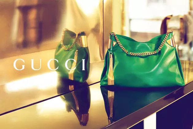 አቢ ሊ ኬርሻው እና ካርመን ፔዳሩ ለGucci ስፕሪንግ 2012 ዘመቻ በ Mert እና Marcus