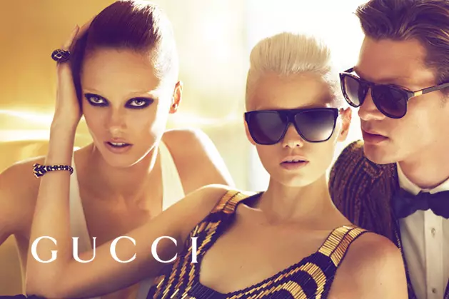 Эбби Ли Кершоу и Кармен Педару в рекламной кампании Gucci Spring 2012 от Mert & Marcus