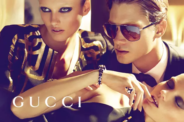 Эбби Ли Кершоу и Кармен Педару в рекламной кампании Gucci Spring 2012 от Mert & Marcus