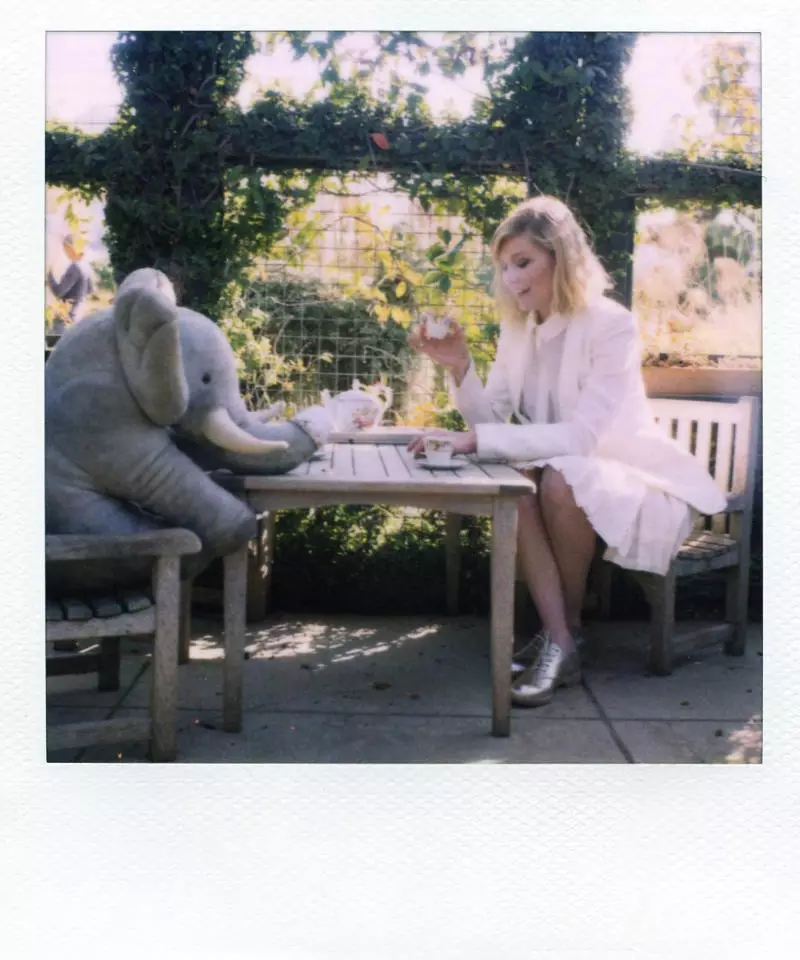 Kirsten Dunst para sa Band of Outsiders Spring 2011