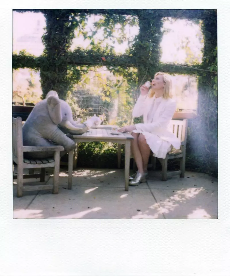 Kirsten Dunst para sa Band of Outsiders Spring 2011