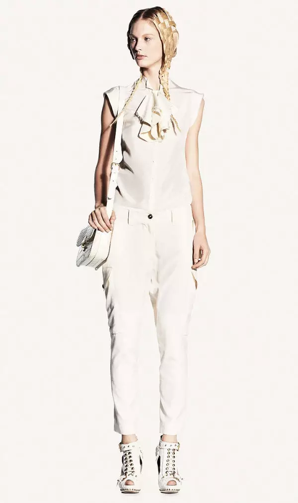 Alexander McQueen 2011 tavasza: Patricia van der Vliet