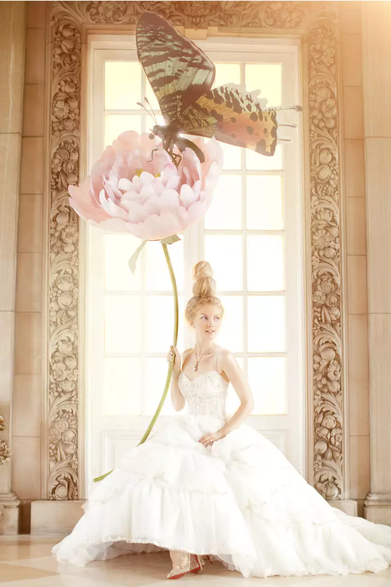 Valerya by Amber Gray for Brides 2010 դեկտեմբեր