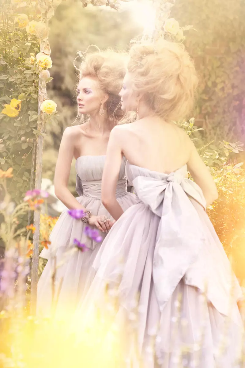 Valerya by Amber Gray for Brides 2010 դեկտեմբեր